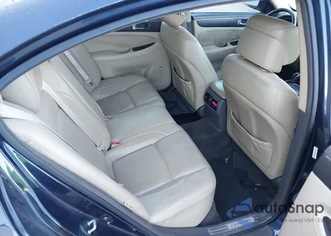 2010 Hyundai Genesis 3.8 z USA, uszkodzony, nr VIN KMHGC4DE4AU094196